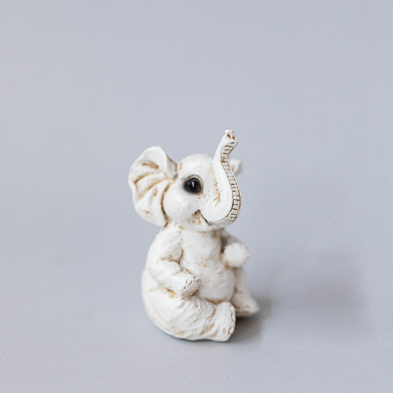 Resin Figurine / Sculpture Decorative Object