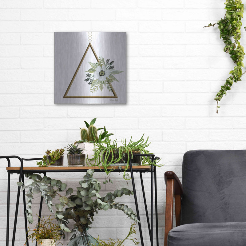 "Triangle géométrique discret floral II" par Cindy Jacobs, H 12 po x l 12 po