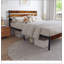 Base de lit plateforme en fer durable avec tête et pied de lit en bois rustique pour matelas grand - brun