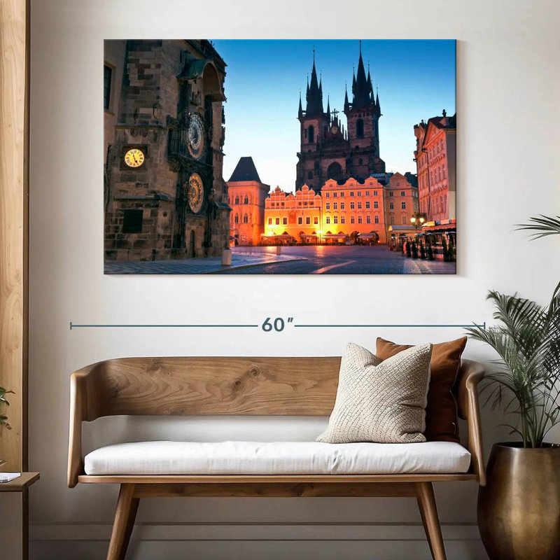 Nicci Prague Town Square, H 34 po x l 51 po