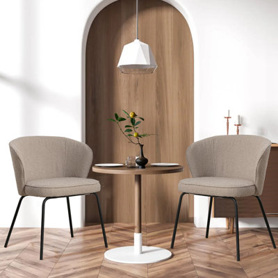 Chaises de salle à manger élégantes et modernes avec pieds en métal noir