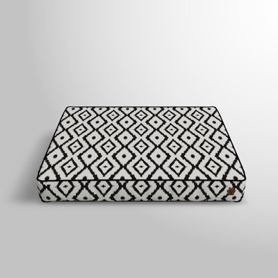 Darnita Geometric Polyester Pet Bed