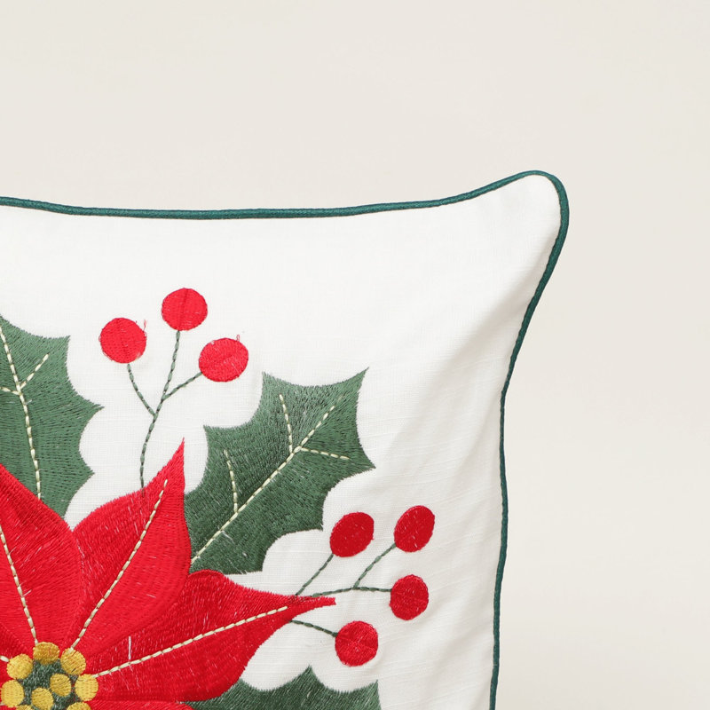 Coussin décoratif brodé de poinsettias avec garniture, 45 x 45 cm, en coton, motif houx et baies, idéal pour Noël.
