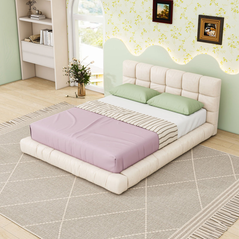 Lit plateforme en velours avec système de support à lattes et tête de lit, Beige, King