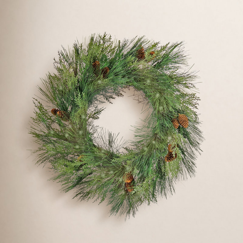 Couronne de cèdre d'hiver pré-éclairée 26 po HGTV Home Collection, 28 po de diamètre