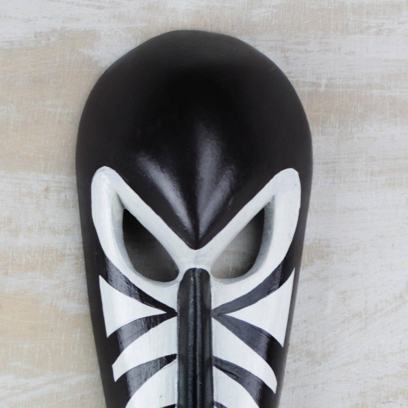 Masque en bois africain rayures love