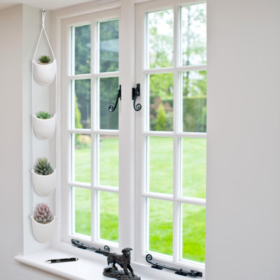 Winchendon Ceramic Hanging Planter