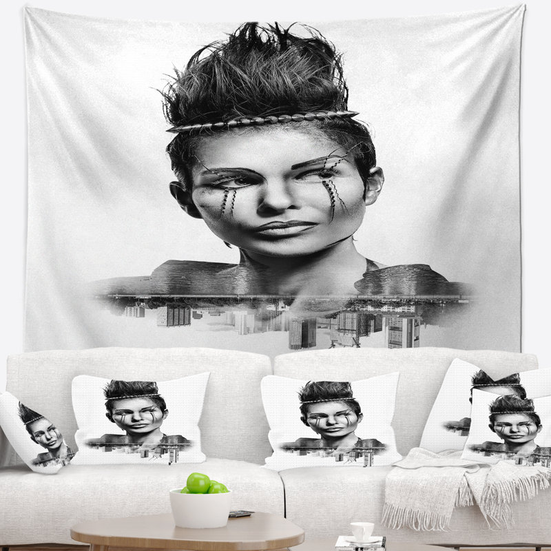 Portrait d'une femme à double exposition avec tapisserie, H 78 po x l 92 po