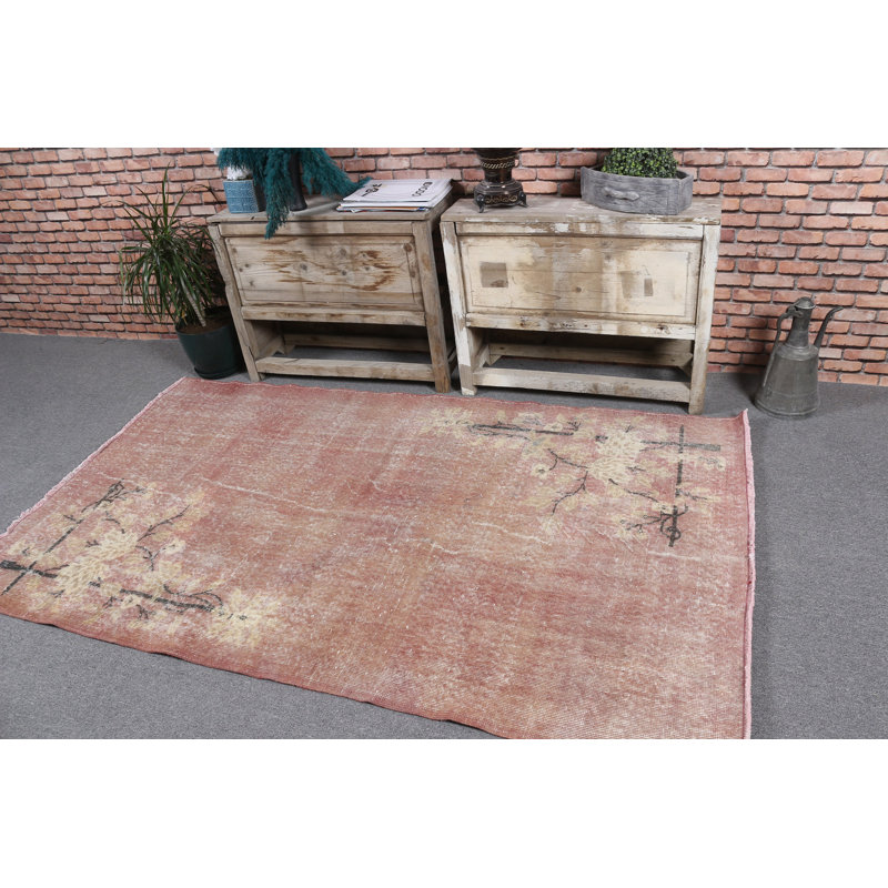 Tapis turc Anatolian en rouge avec motif floral idéal pour la décoration de salle à manger