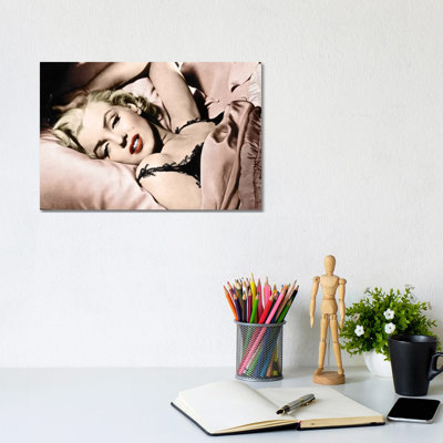 " Marilyn Monroe (1926-1962) " by Granger