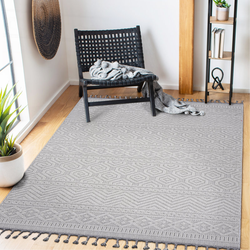 5X7 White /Geometric Indoor/Outdoor Area Rug, Rectangle 5'3" x 7'6"