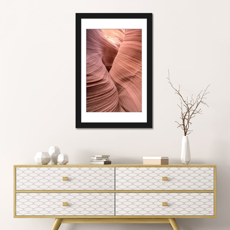 «Spiral V» par Moises Levy - reproduction de photo sur toile, H 24 po x l 16 po x P 1 po, Papier d'art encadré noir, Blanc