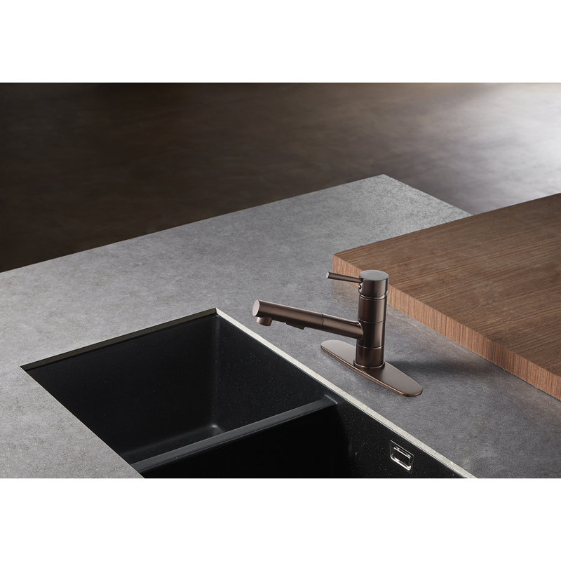 Kingston Brass Concord Single-Handle 1-Hole Deck Mount Pull-Out Sprayer Kitchen Faucet, Oil Rubbed Bronze