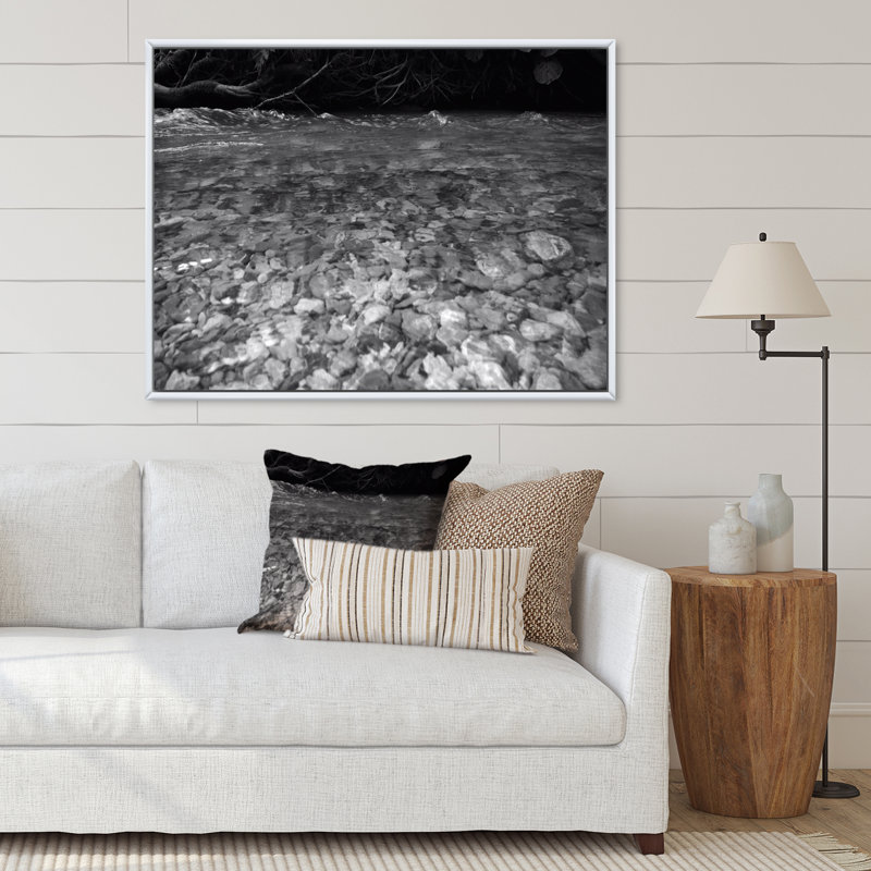 Rivière et pierres grises - Impression sur toile, H 30 po x l 40 po, Toile à cadre flottant blanc