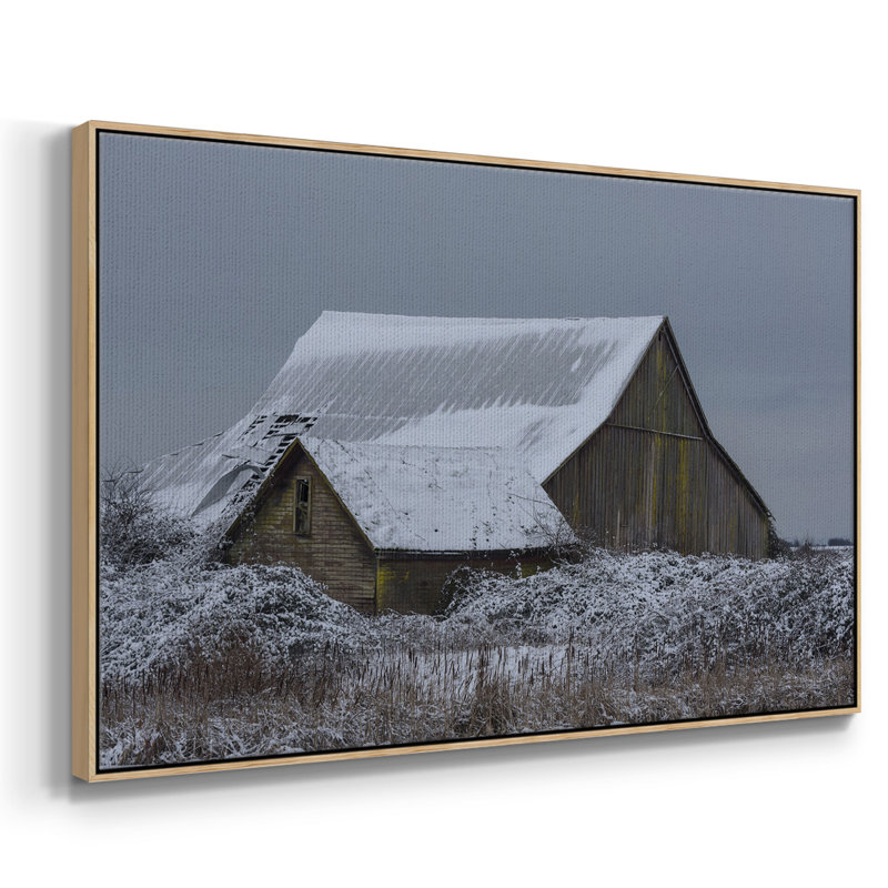 Winter Barn, impression sur toile encadrée, H 25 po x l 37 po x P 2 po, Bois naturel