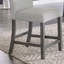 Ensemble de 2 chaises à hauteur de comptoir en tissu gris clair avec structure et repose-pieds en bois gris
