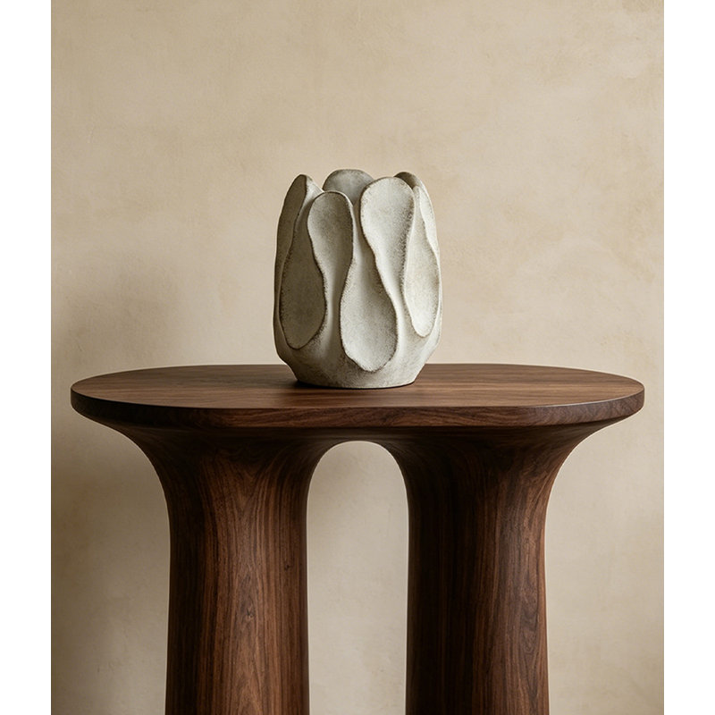 Vase de table en résine Rustic, 8.1" H x 6.3" W x 6.3" D