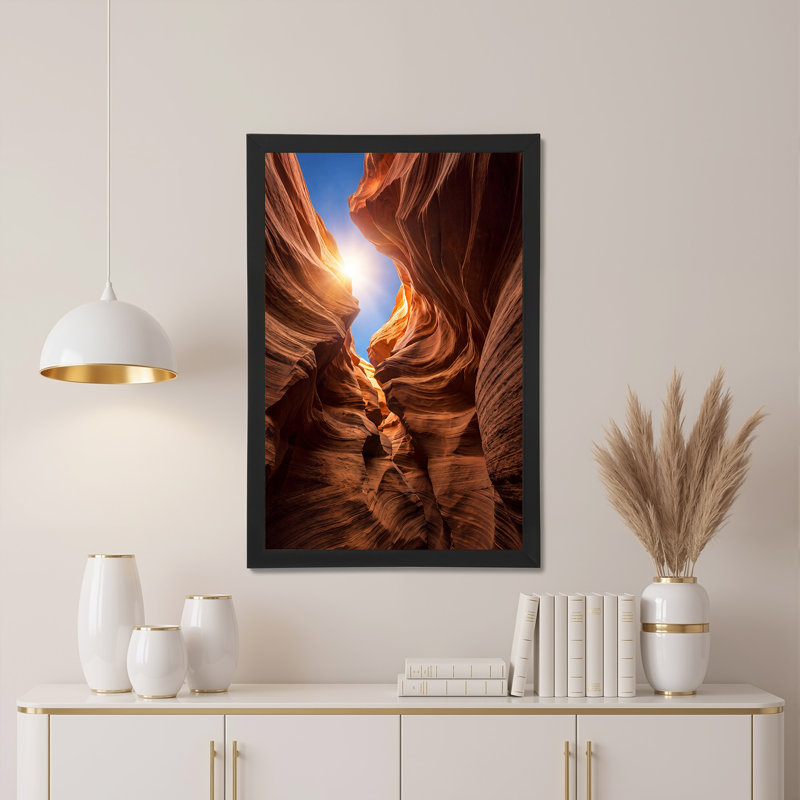 Toile orange grès rainuré avec lumière du soleil et ciel bleu, H 24 po x l 16 po