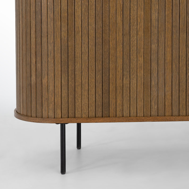 Buffet de 71 po de largeur Iris, Chêne fumé