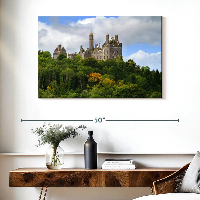 Lilie Ireland's Dromore Castle, H 26 po x l 39 po