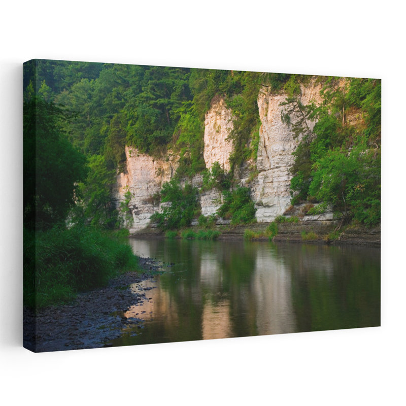 Chaux calcaire le long de la rivière Upper Iowa, Iowa, États-Unis Tranquille, art abstrait contemporain de la nature