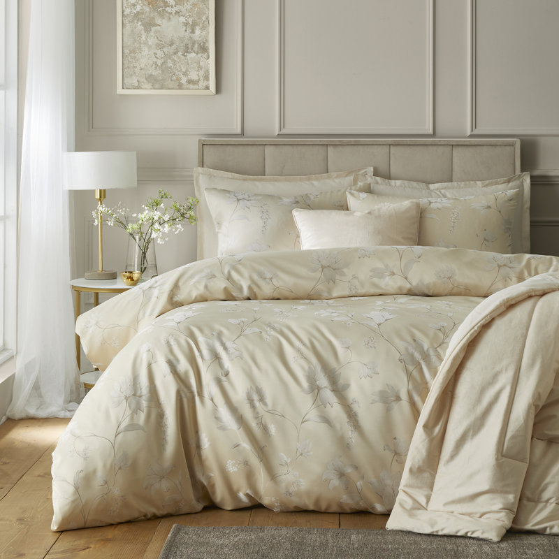 Lilly Floral Jacquard Polyester Floral Duvet Cover Set, Kingsize