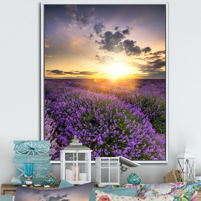 Lavande champ coucher de soleil paysage - art mural traditionnel sur toile