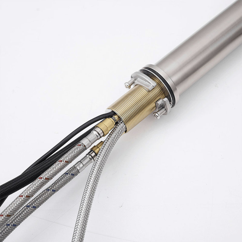Robinet de cuisine sans contact avec technologie de capteur de mouvement, finition nickel brossé à poignée simple, structure en acier inoxydable
