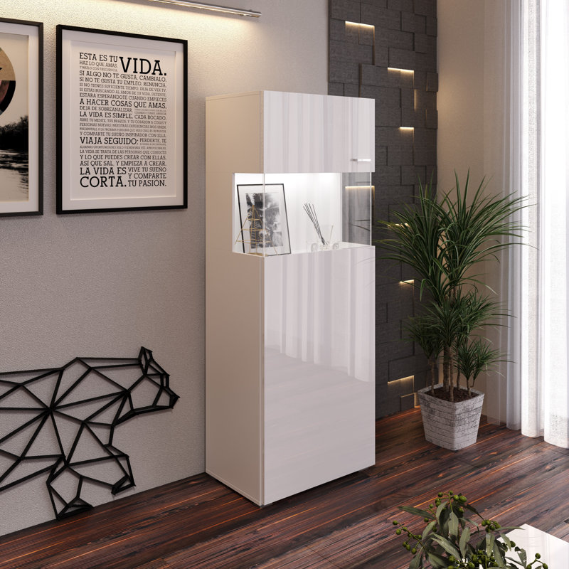 Neerings Display Cabinet with Lighting
