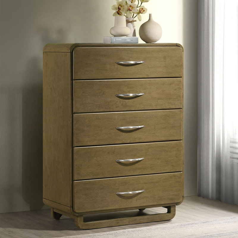 Commode 5 tiroirs en bois avec quincaillerie en nickel mat muscade