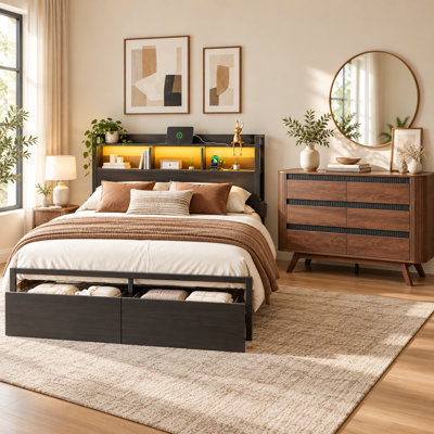 Ensemble de chambre à coucher 2 pièces comprenant un lit plateforme de rangement pleine grandeur et une commode à 6 tiroirs, une tête de lit à DEL, une station de recharge et des tiroirs sous le lit.