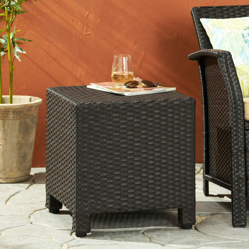 Table d'appoint - table d'appoint, cube brun foncé, l 17,87 po x P H, sans assemblage pour une table d'installation rapide en brun, forme de cube, largeur de profondeur de 18 po, nécessaire