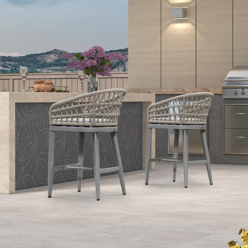 Tabourets de comptoir de patio 24 po avec revêtement imperméable et métal poudré Alexamarie, Gris clair