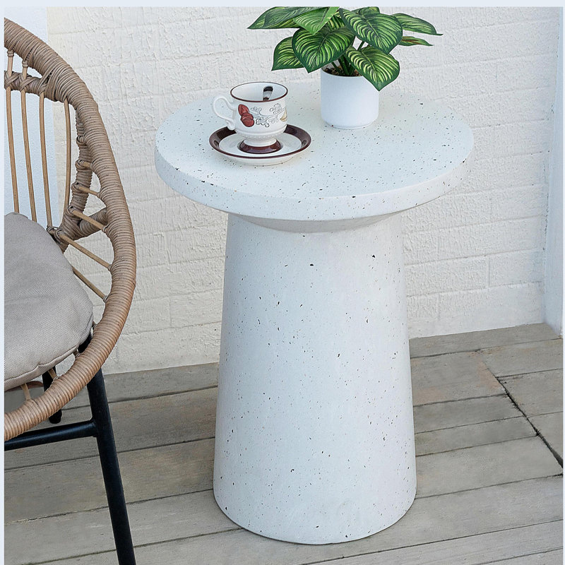Table d'appoint d'extérieur H 24 po MGO Terrazzo, blanc