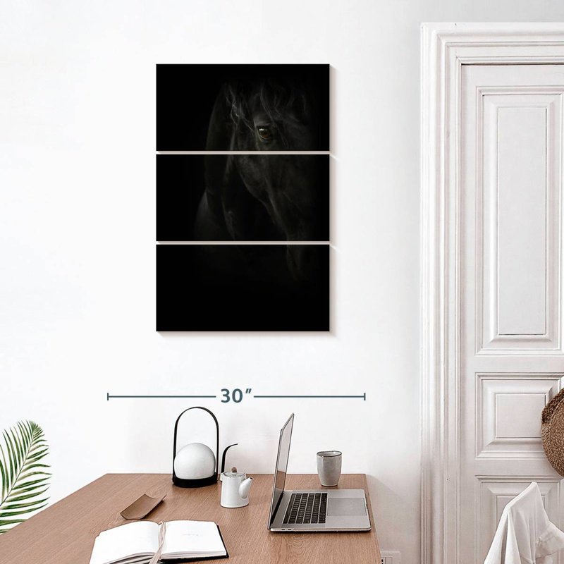 Brampt Black Pearl, 32" H x 20" W