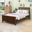 Lit plateforme simple en bois avec lattes et tête de lit-655162296