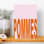 «Playful Pommes», typographie abstraite, fruit coloré et audacieux, art mural