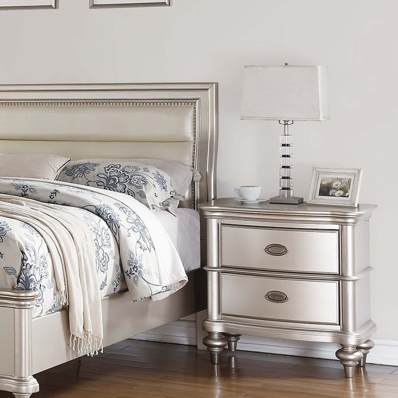 Table de chevet classique Classic Finition beige / blanc ou table de chevet 2 tiroirs argent antique