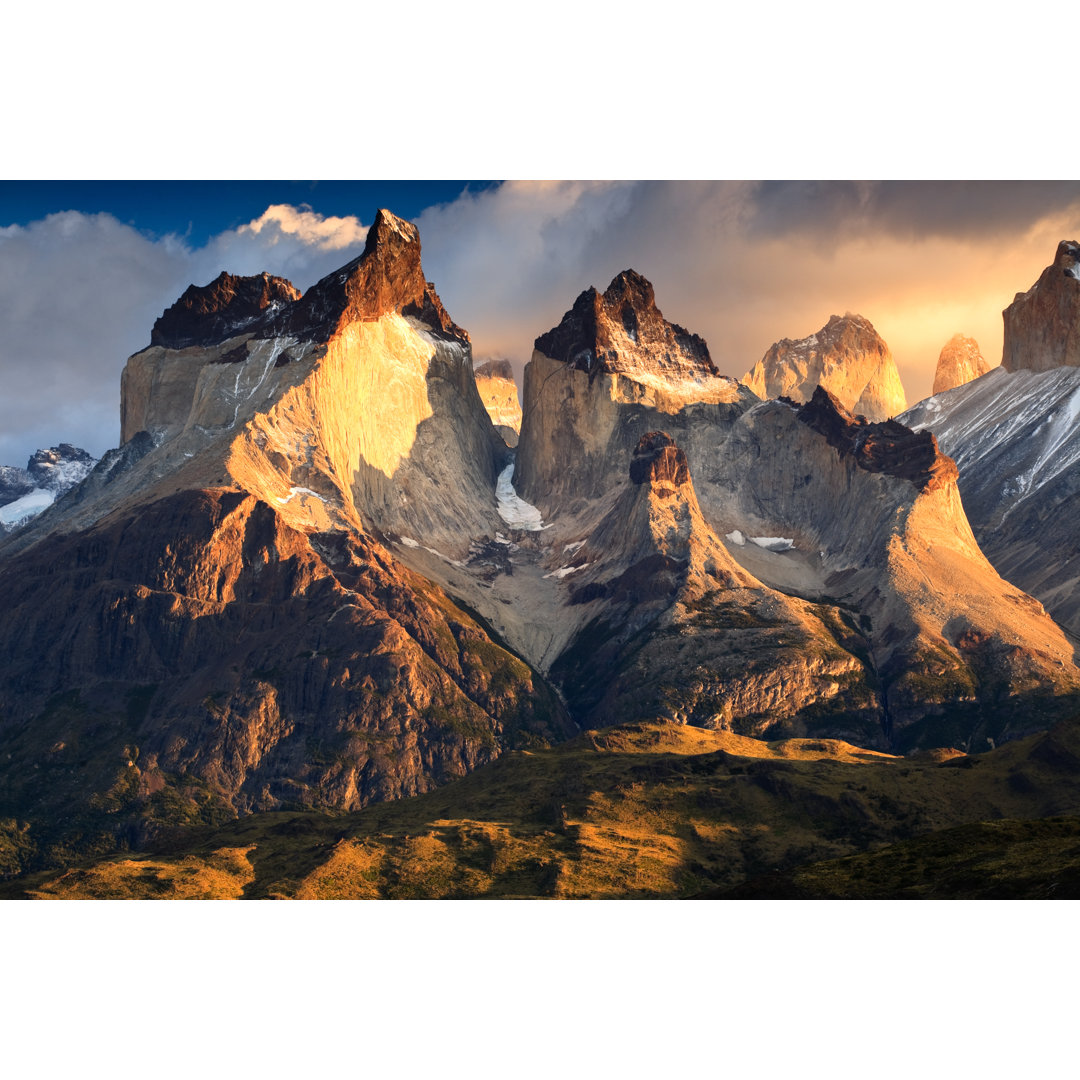 Paine Mountains At Sunrise von Gcoles - Leinwandbild