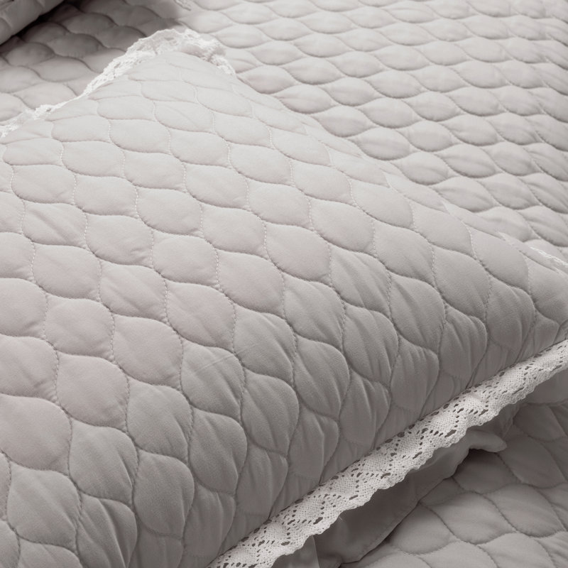 Ensemble de courtepointe en dentelle Lush Decor Ella Ruffle, Courtepointe pour grand lit + 2 taies décoratives, Gris clair