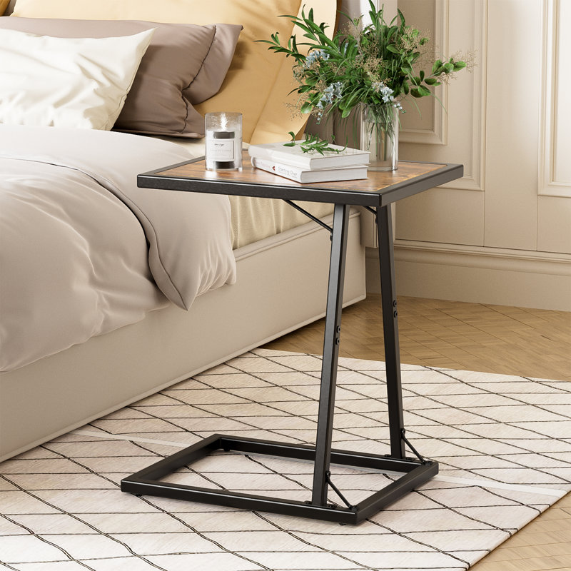 Table de bout en C massif avec base en métal pour canapé