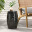 Charmante table d'appoint moderne au design exquis pour des espaces élégants-1929290643