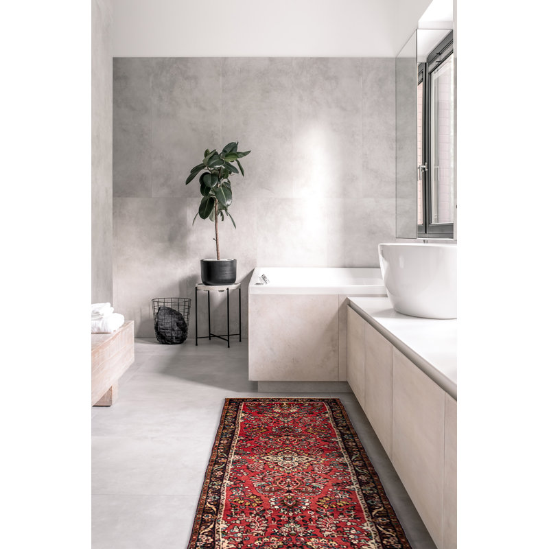 Tapis rouge Anadol 2 pi 10 po x 10 pi 6 po