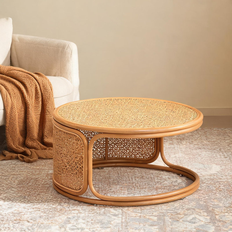 Table basse ronde bohémienne avec base ajourée en rotin, 31,5 pouces, finition miel naturel
