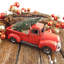 Figurine camionnette avec arbre de Noël