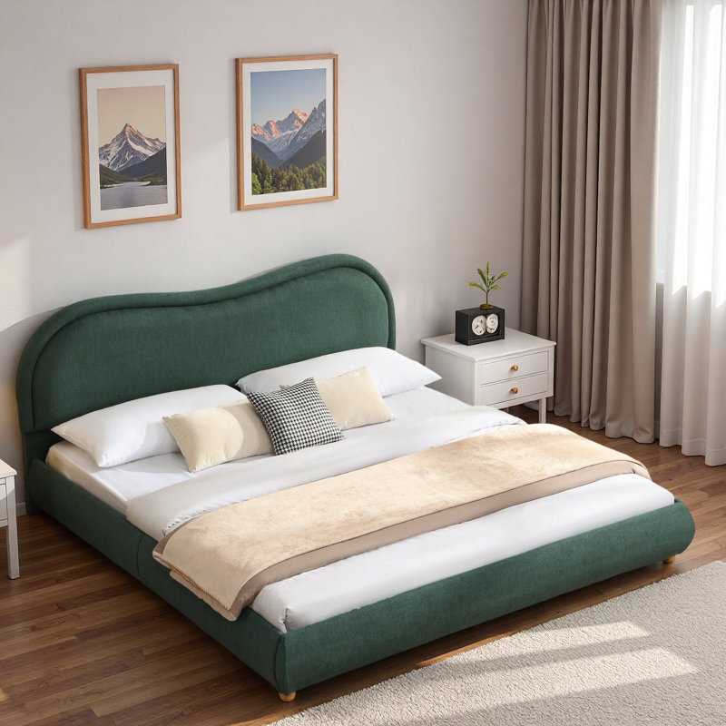 Lit plateforme tapissier avec tête de lit courbée, pieds en bois et lattes de bois, Très grand lit