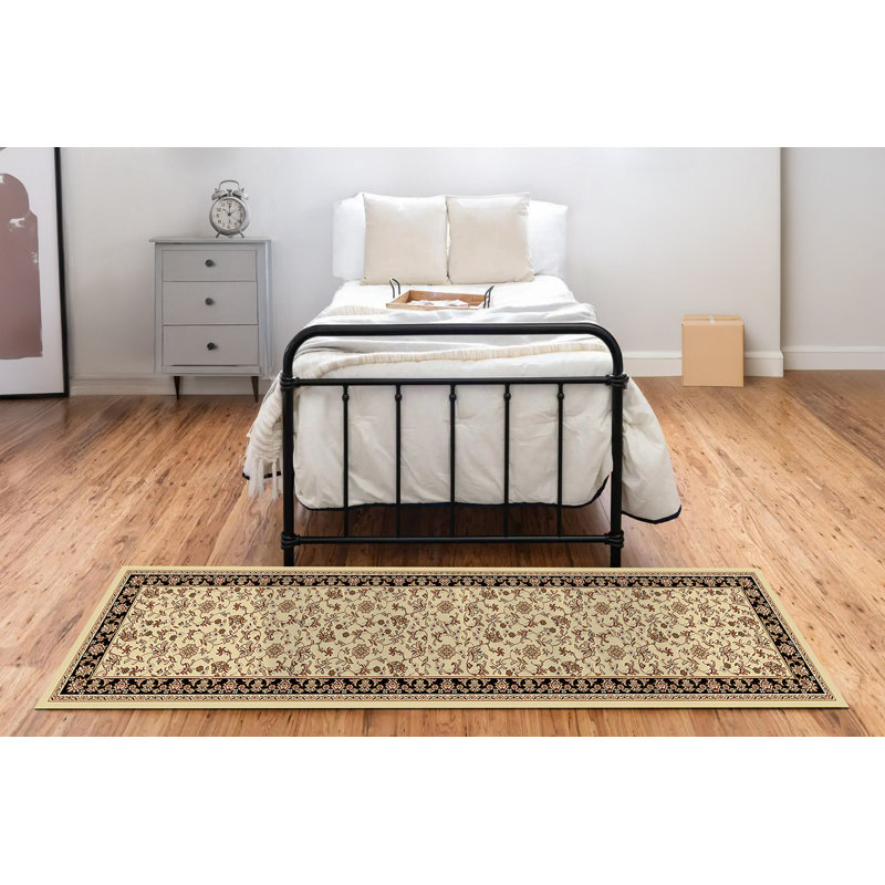 Tapis ivoire/noir Atterbury, Tapis de couloir : 2 pi 2 po x 7 pi 7 po