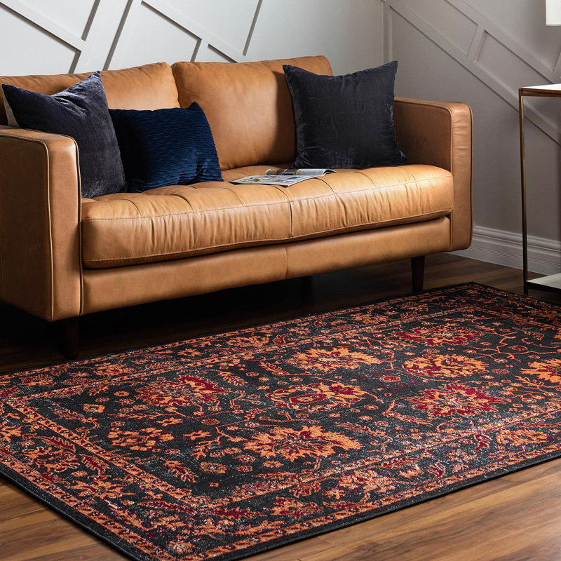 Tapis noir à motif floral, Rectangle 5 pi 3 po x 8 pi