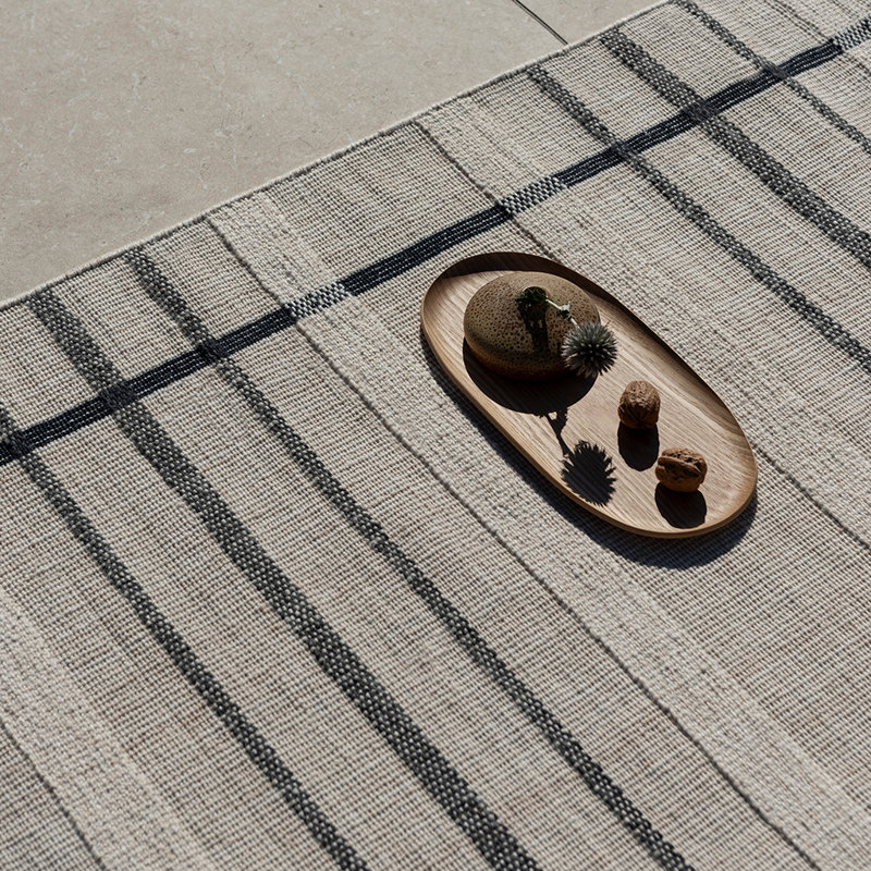 Zona Striped Area Rug in Charcoal/Beige, Rectangle 4'7" x 6'7"