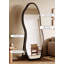 Miroir de plancher mural de style français rétro irrégulier avec vue sur toute la longueur-117659164